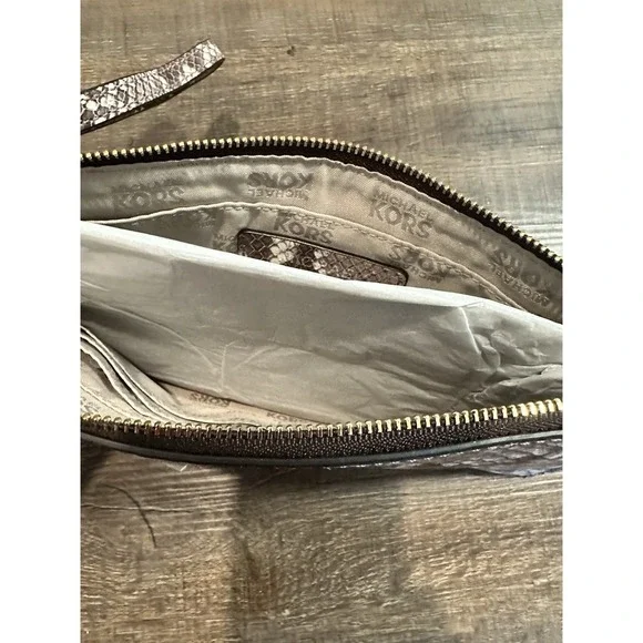 Michael‎ Kors NWT Brown Python Embossed Leather Zip Clutch - Picture 4 of 6